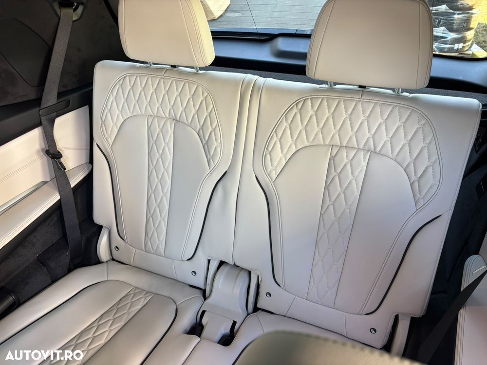 BMW X7 xDrive40i - 18