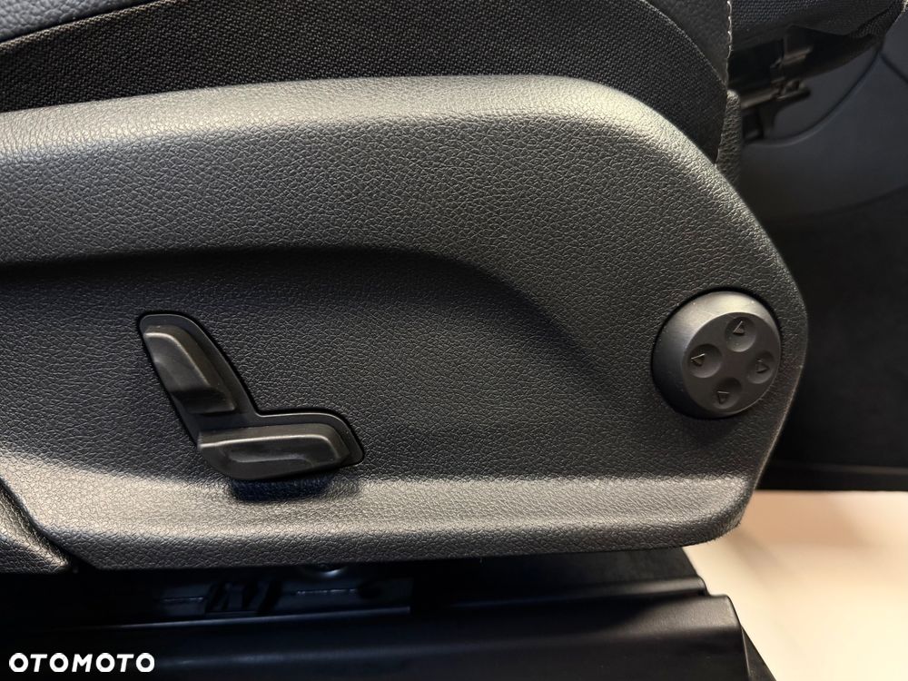 Mercedes-Benz GLC 200 4Matic 9G-TRONIC AMG Line - 21