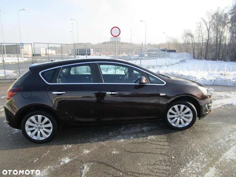 Opel Astra 1.4 T Cosmo - 9