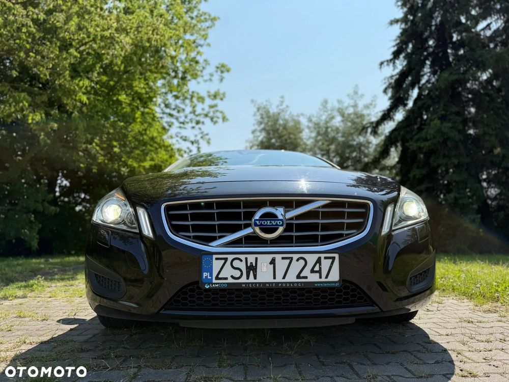 Volvo V60 D4 Momentum - 8