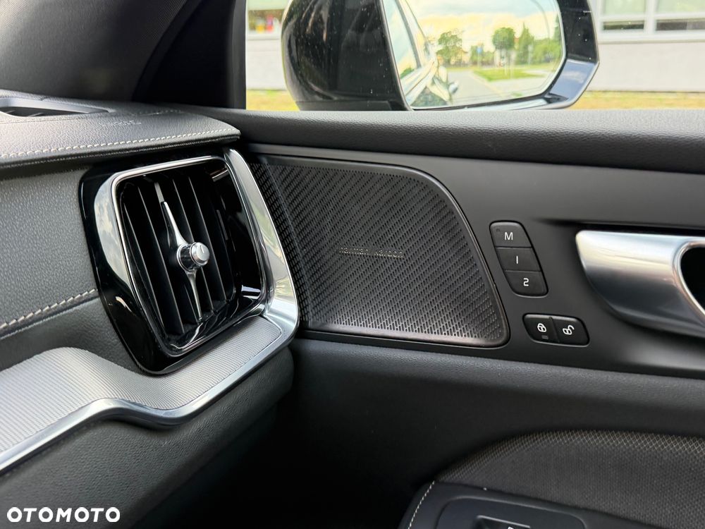Volvo S60 B5 B AWD Ultimate Dark - 21