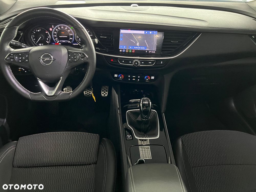 Opel Insignia - 25
