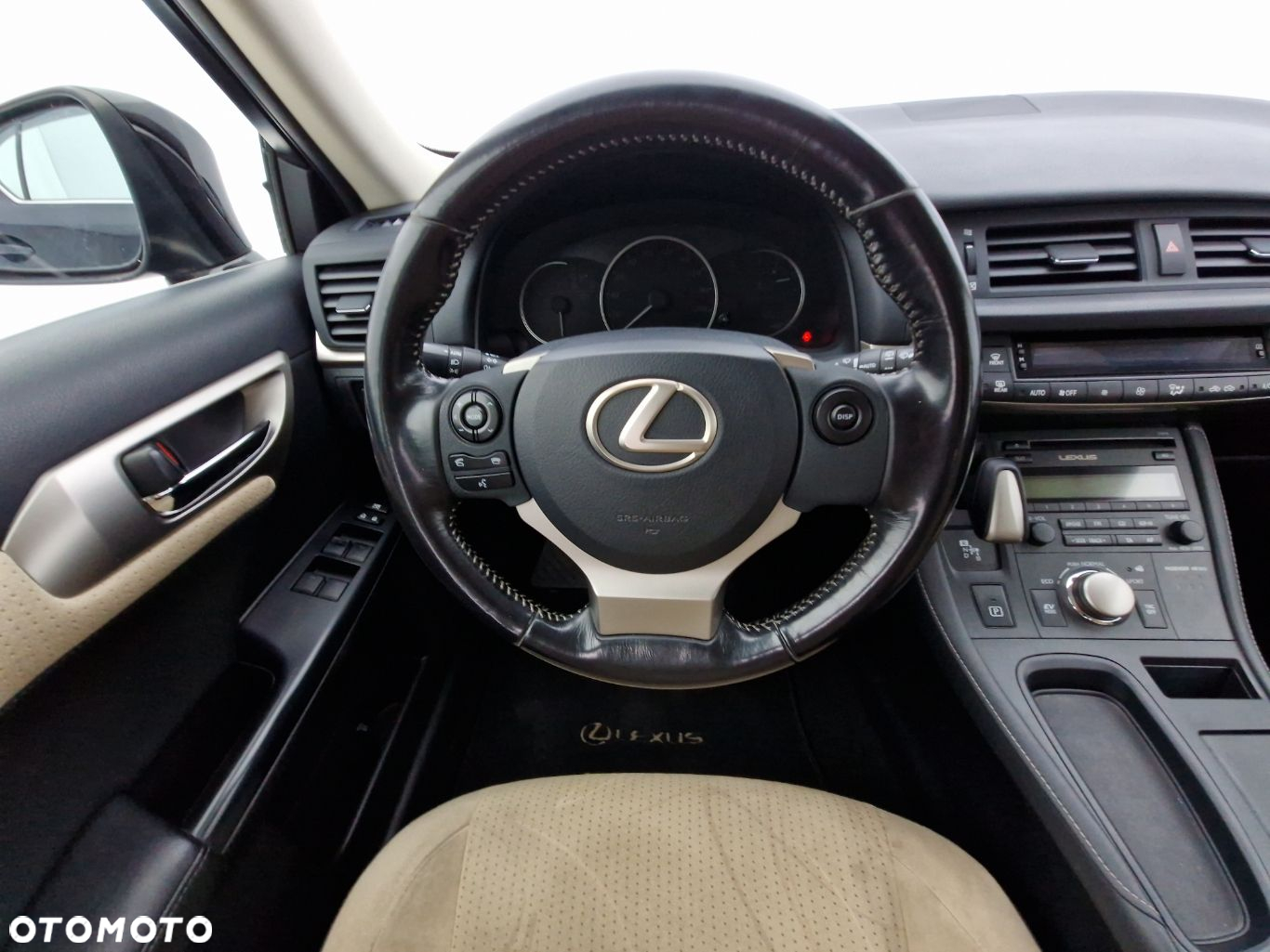 Lexus CT - 17