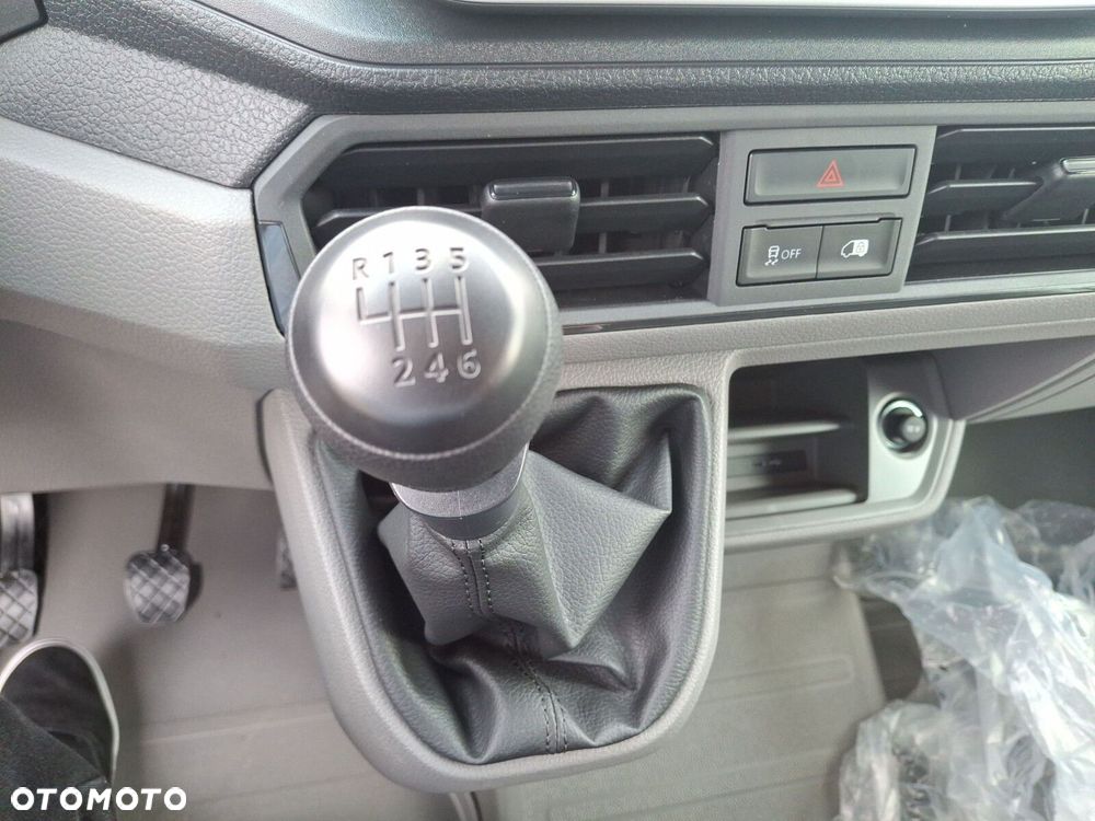 Volkswagen Crafter Furgon 4490 - 29