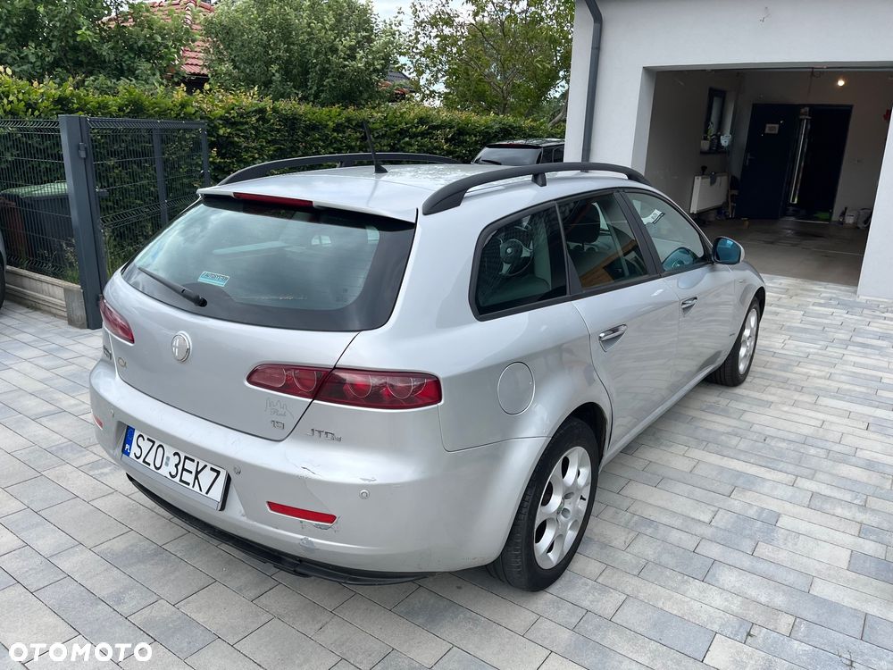 Alfa Romeo 159 2008 photo 3