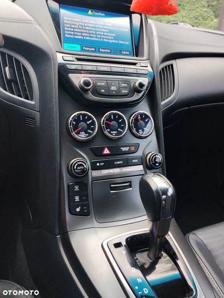 Hyundai Genesis Coupe - 11