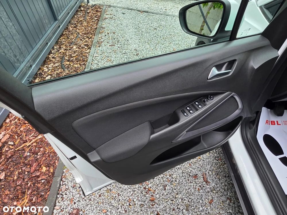Opel Crossland X - 17
