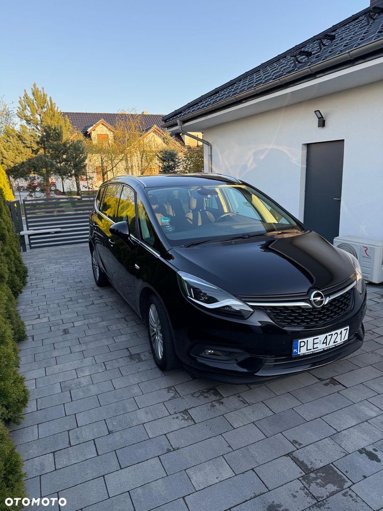 Opel Zafira Tourer 1.6 SIDI Turbo Innovation - 2