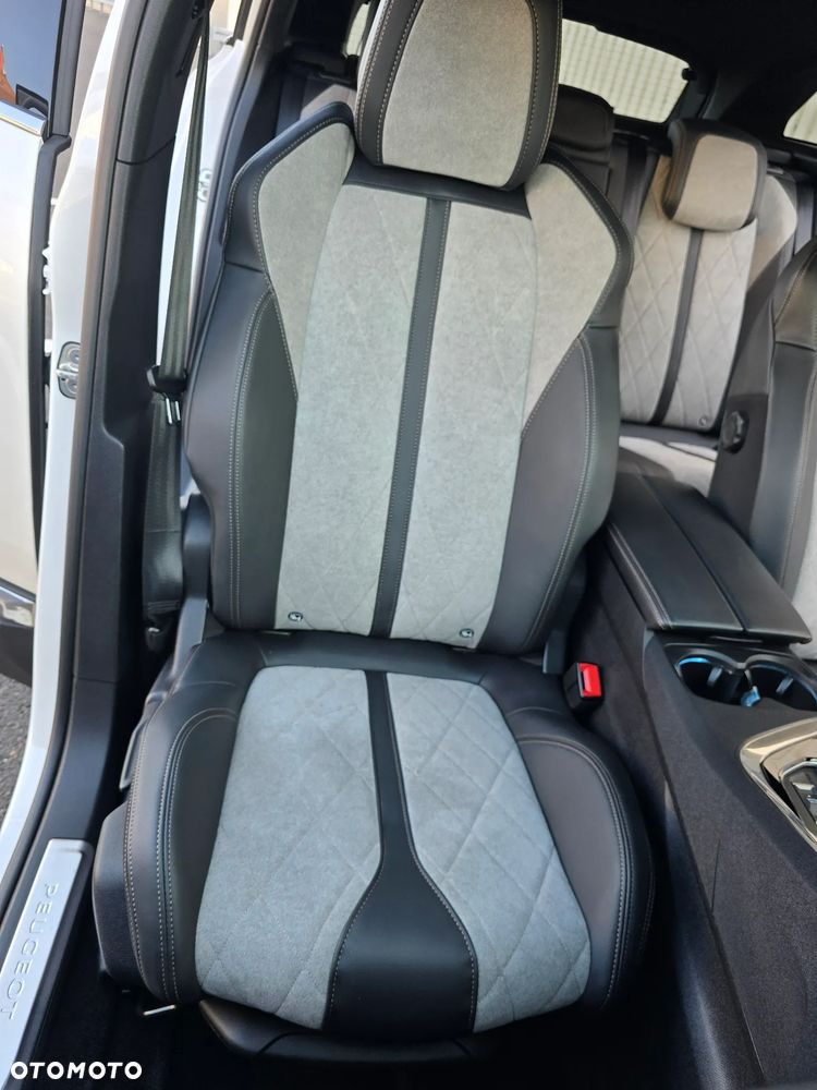 Peugeot 3008 1.6 PureTech HYbrid4 GT Line S&S EAT8 - 21