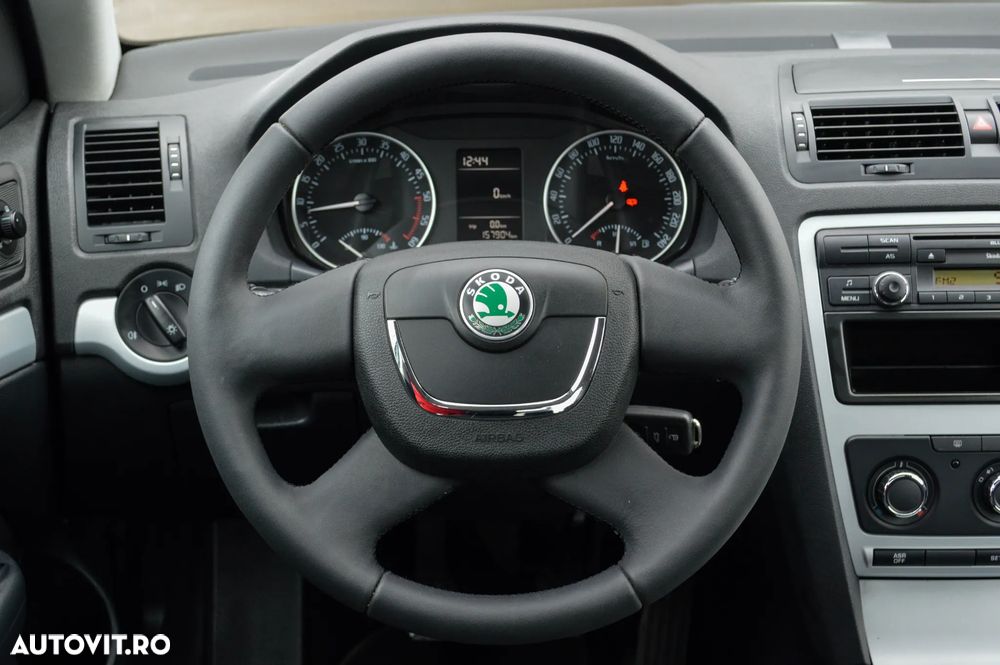 Skoda Octavia 1.6 TDI DPF Elegance - 8