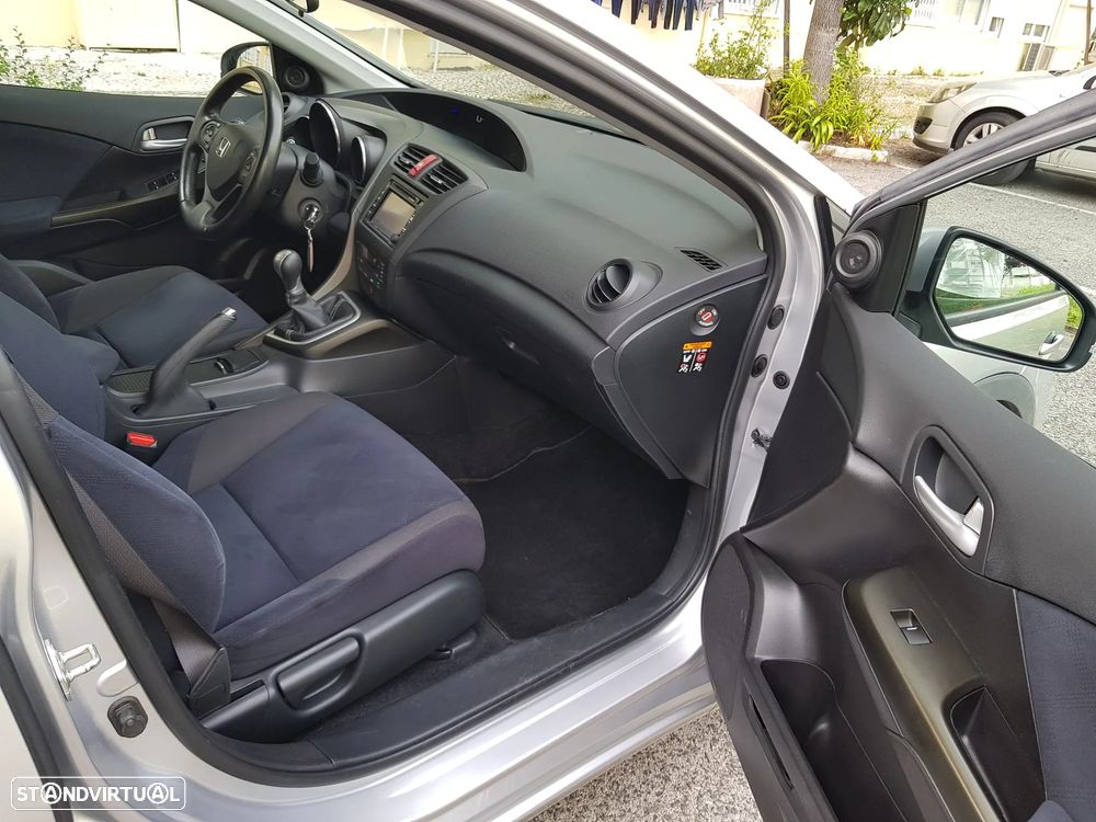 Honda Civic 1.4 i-VTEC Sport Navi - 34