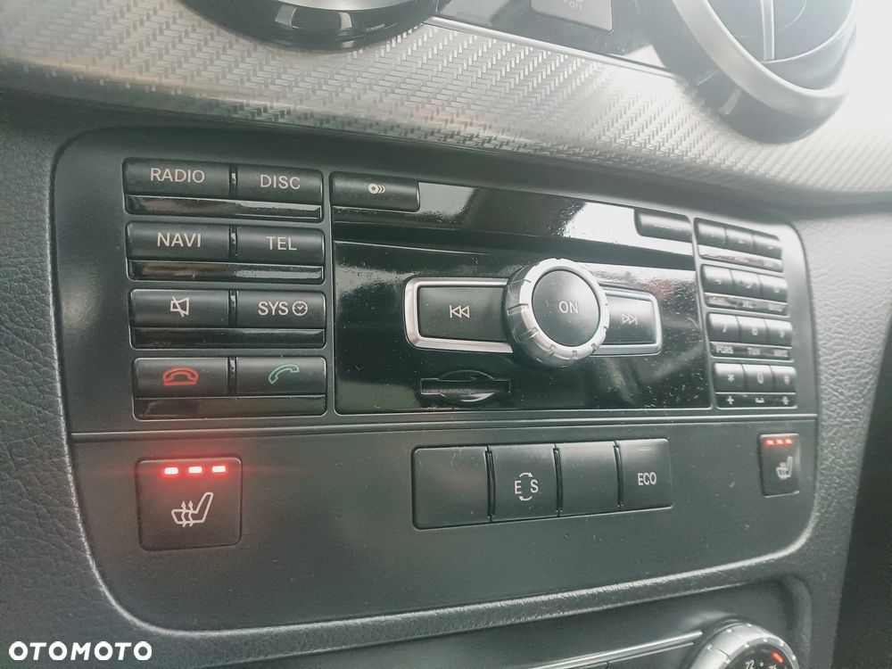 Mercedes-Benz GLK - 24