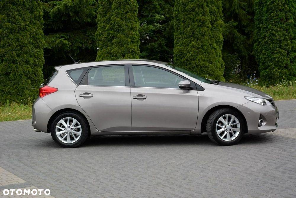 Toyota Auris 1.6 Executive - 11