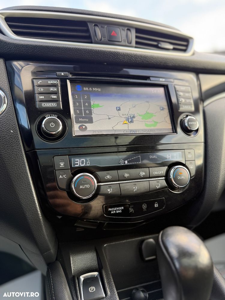 Nissan Qashqai 1.6 DCI Xtronic TEKNA+ - 19