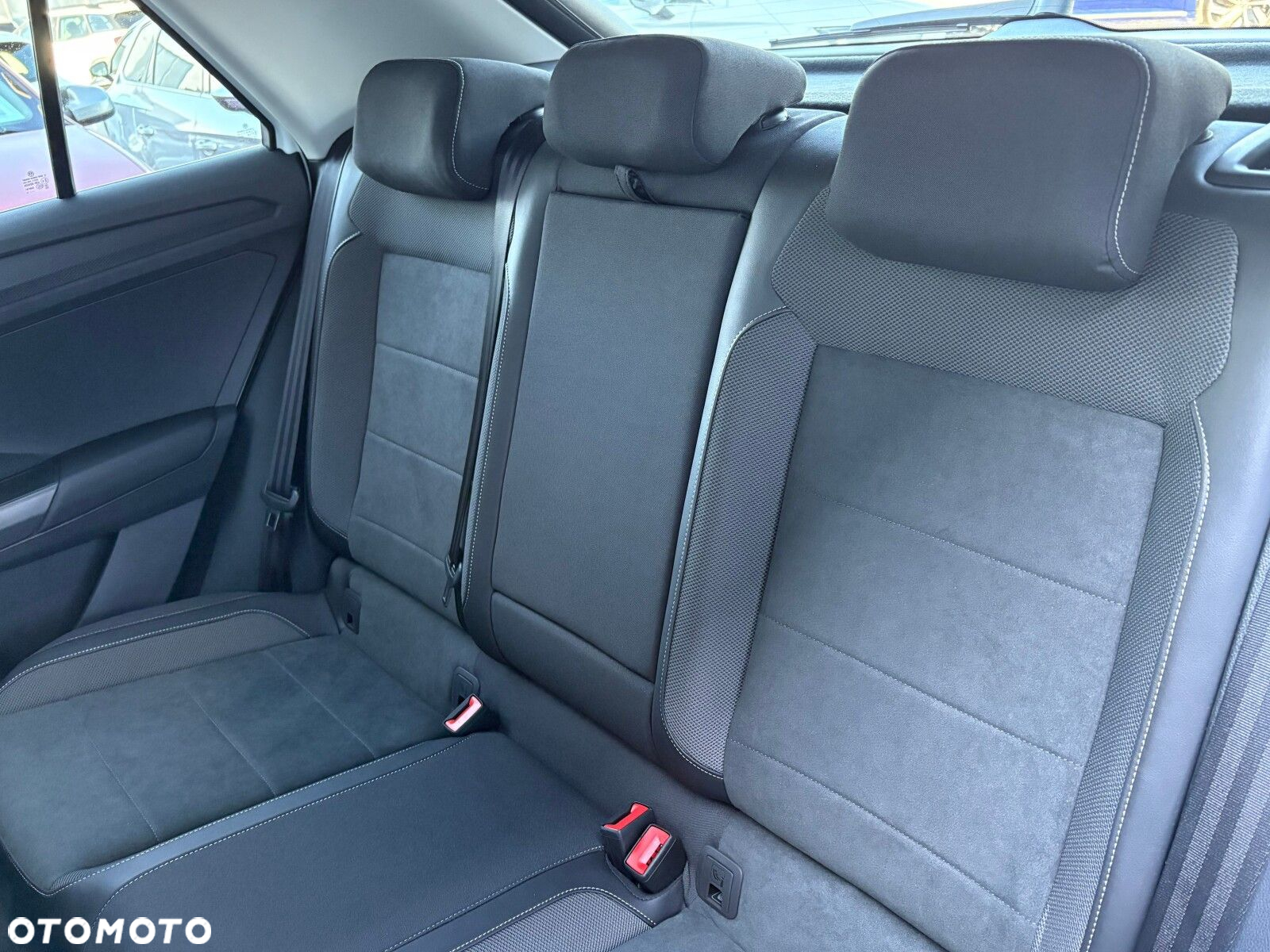 Volkswagen T-Roc 1.5 TSI Style DSG - 14