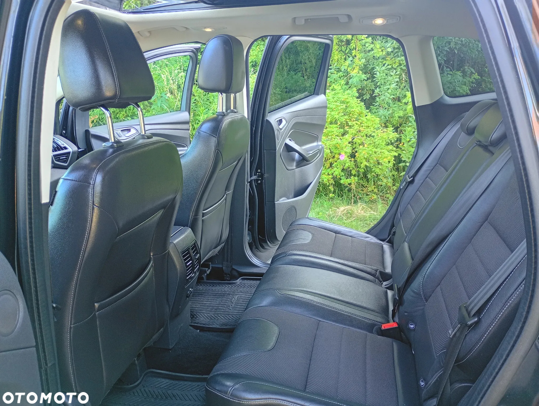Ford Kuga 2.0 TDCi 4x4 Titanium - 25