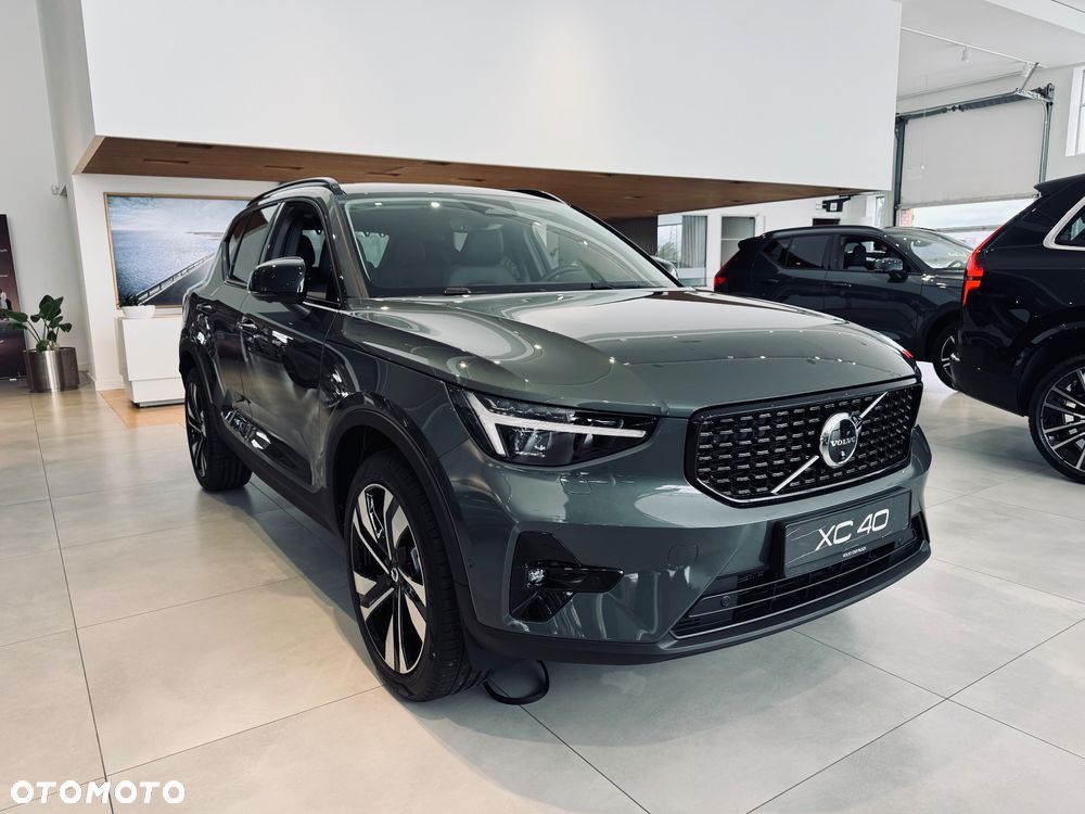 Volvo XC 40 B3 Ultra Dark - 3