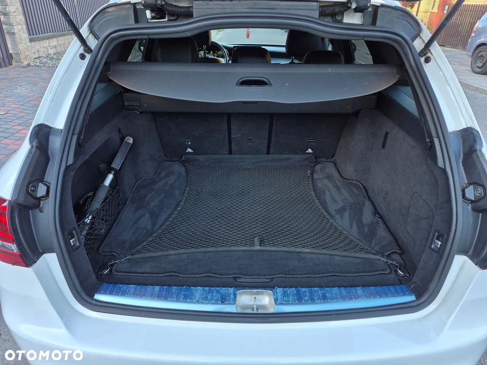 Mercedes-Benz Klasa C 300 9G-TRONIC - 19
