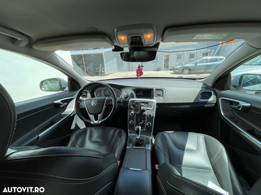 Volvo V60 D4 DRIVe Momentum - 4