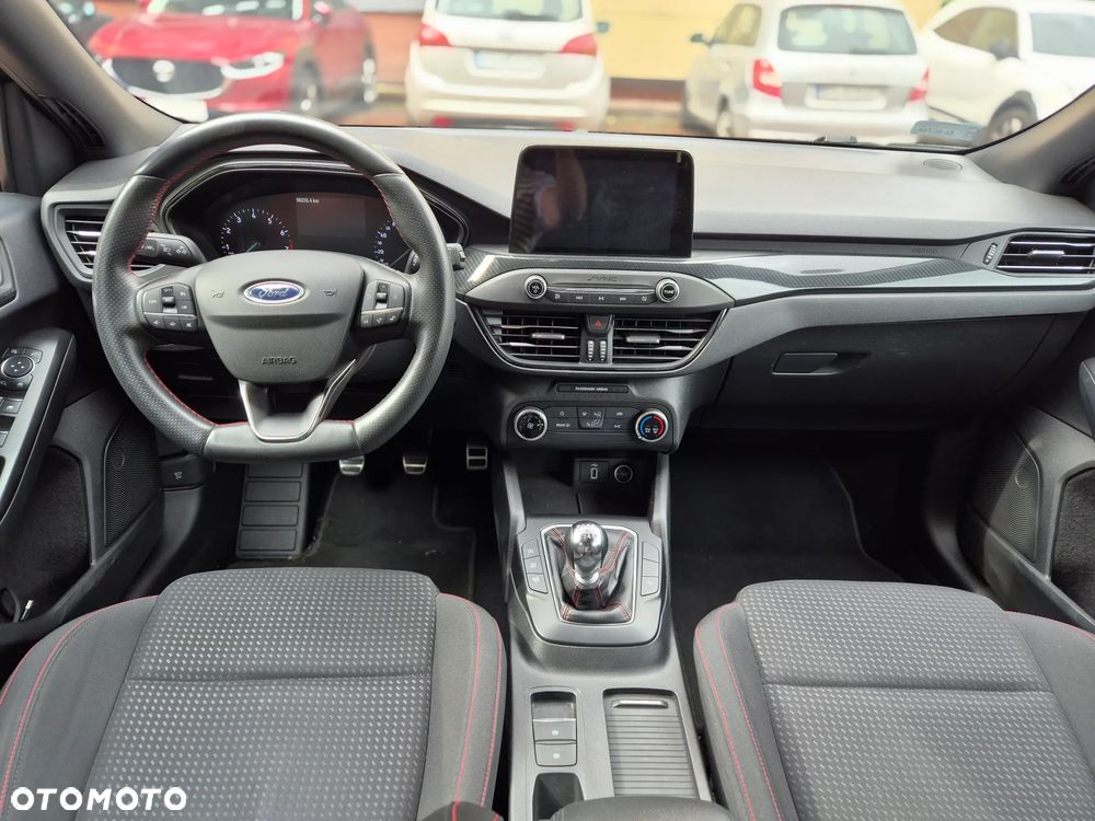Ford Focus 1.5 EcoBoost ST-Line - 8