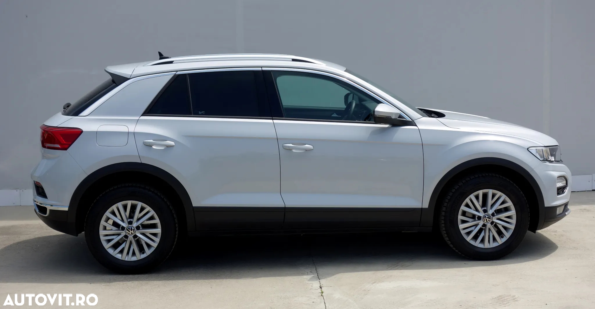 Volkswagen T-ROC - 12