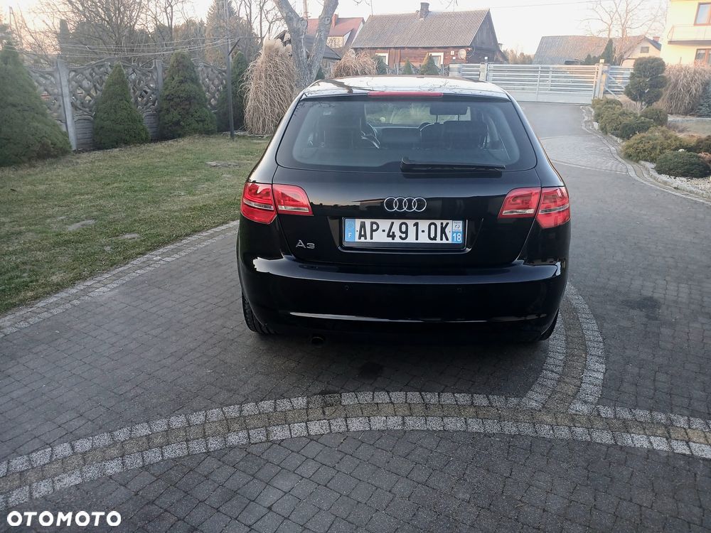 Audi A3 Sportback 1.6 TDI DPF S tronic S line Sportpaket - 5