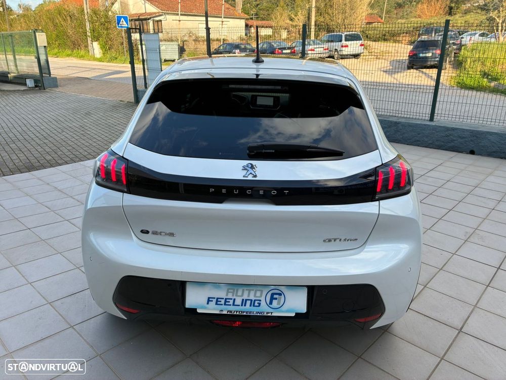 Peugeot 208 - 11