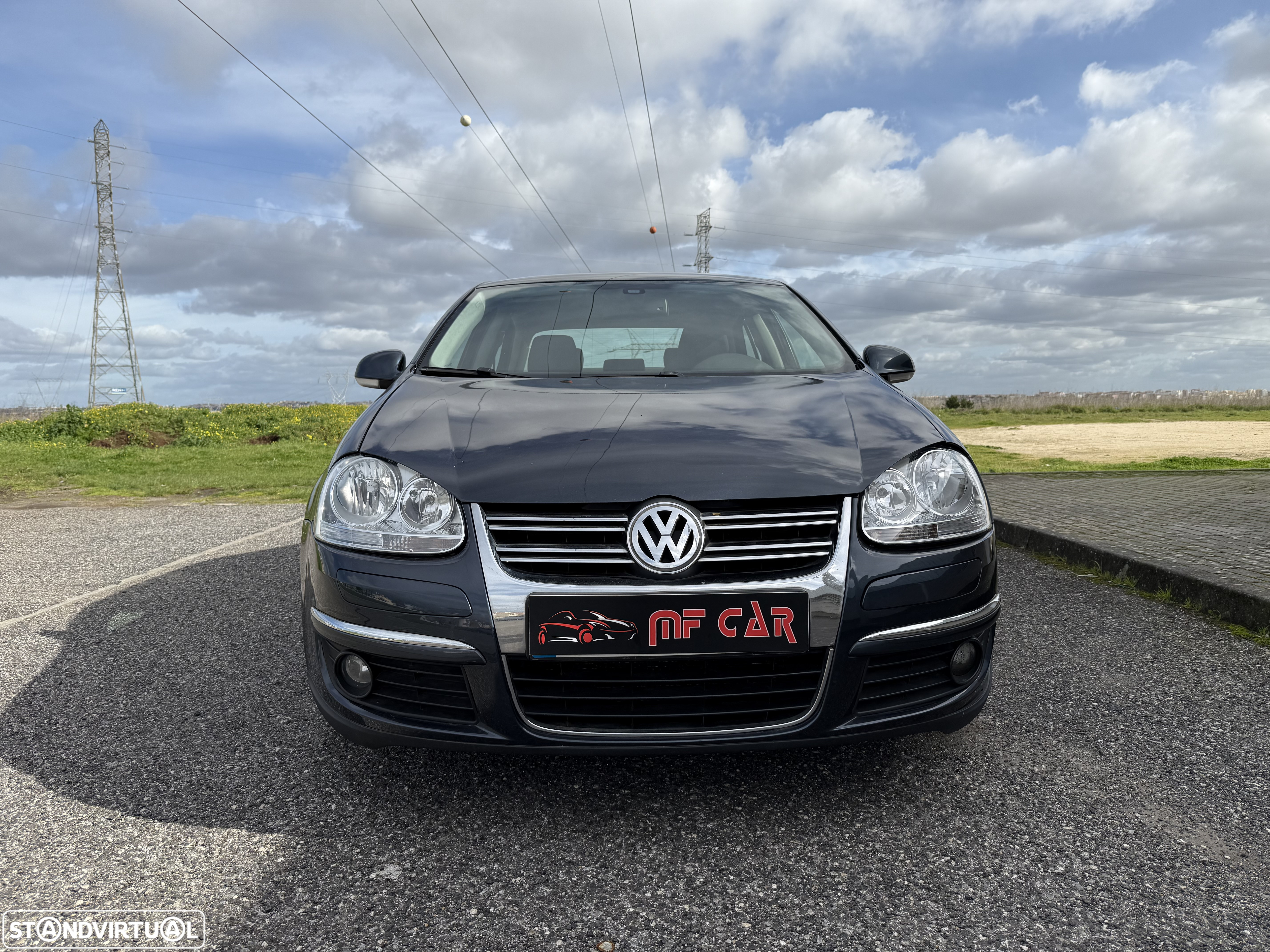 VW Jetta 1.6 TDi Confortline - 2