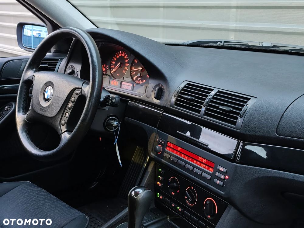 BMW Seria 5 - 32