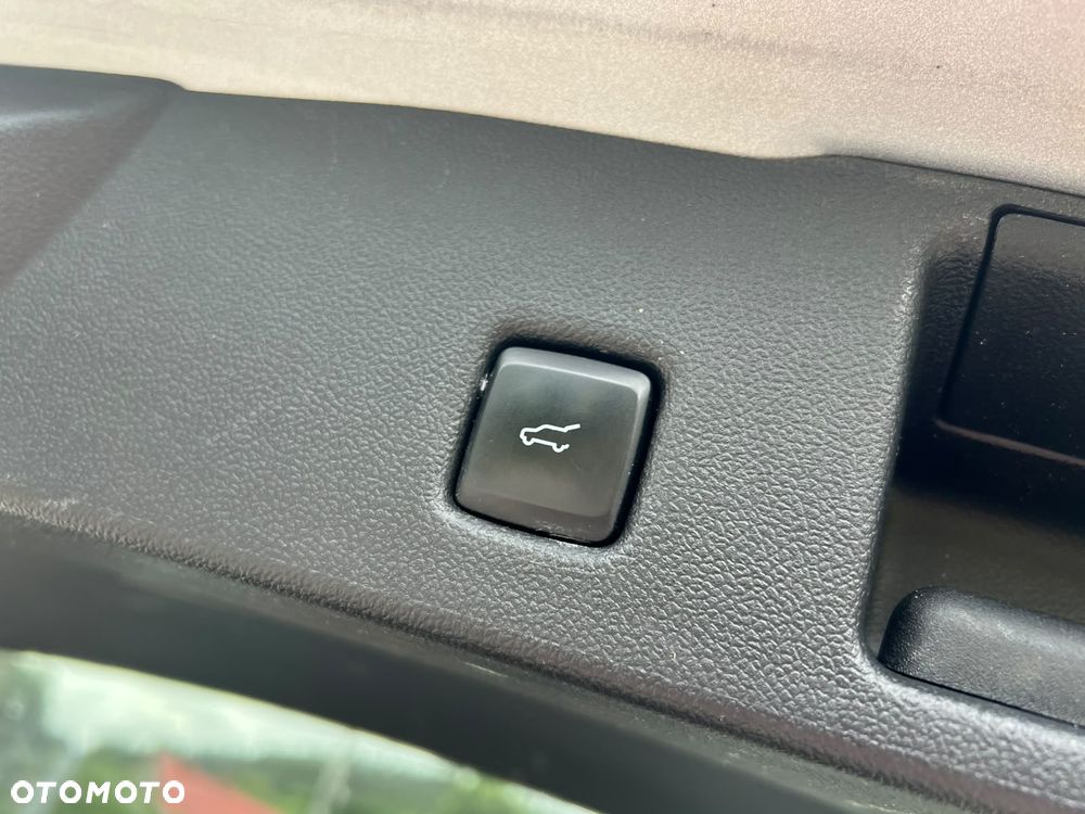 Ford Escape 2.0 EcoBoost AWD Titanium - 21