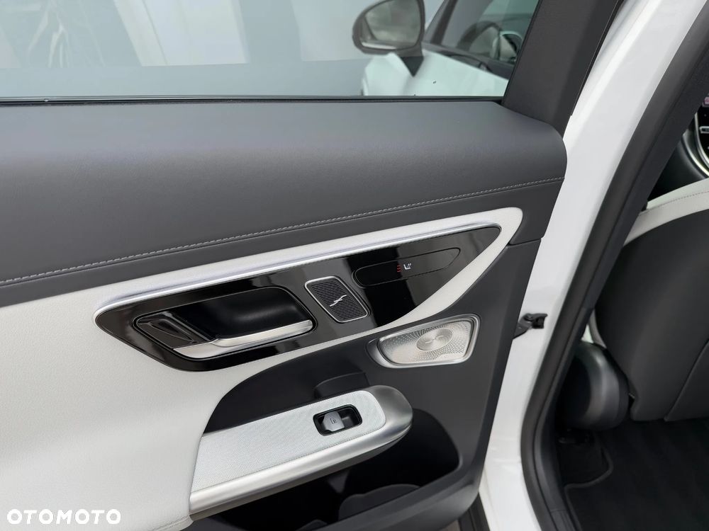 Mercedes-Benz GLC - 23