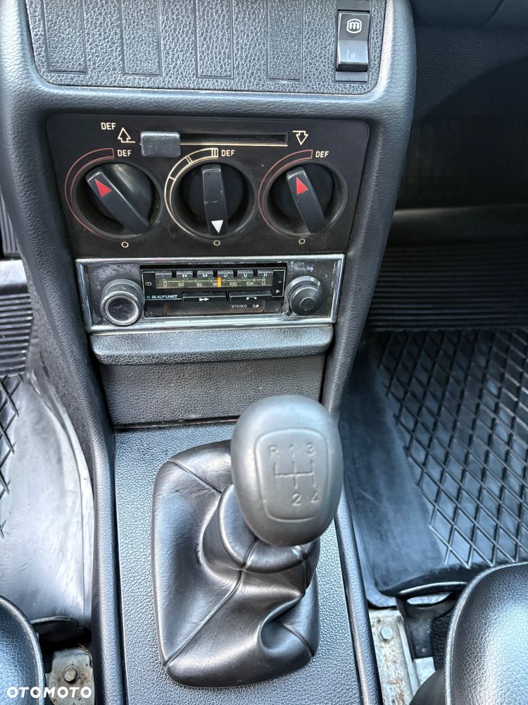 Mercedes-Benz W123 - 17