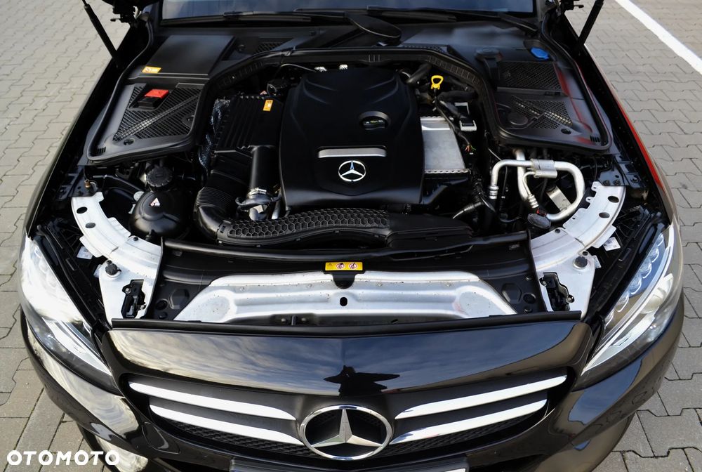 Mercedes-Benz Klasa C 200 4-Matic 7G-TRONIC - 36