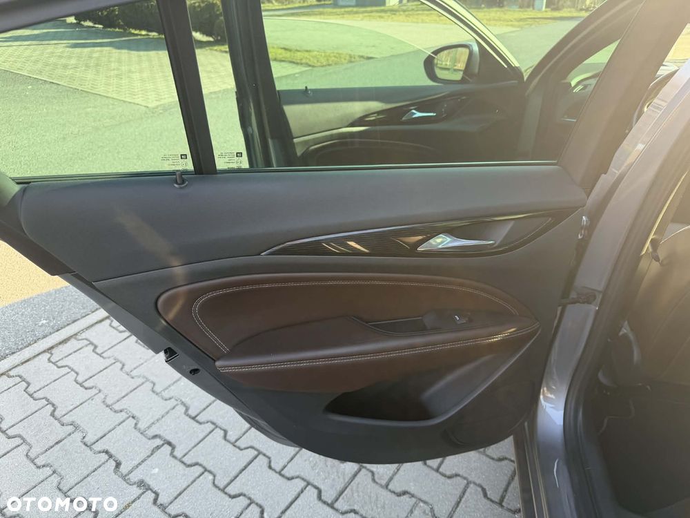 Opel Insignia 2.0 T 4x4 Exclusive S&S - 13