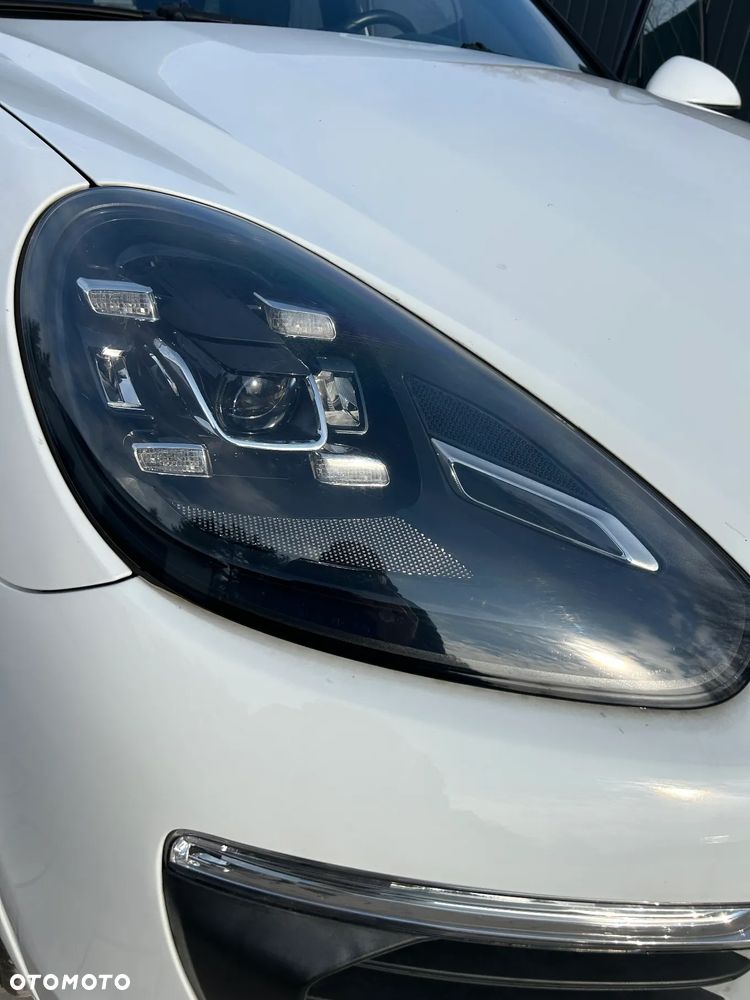 Porsche Cayenne Platinum Edition - 23