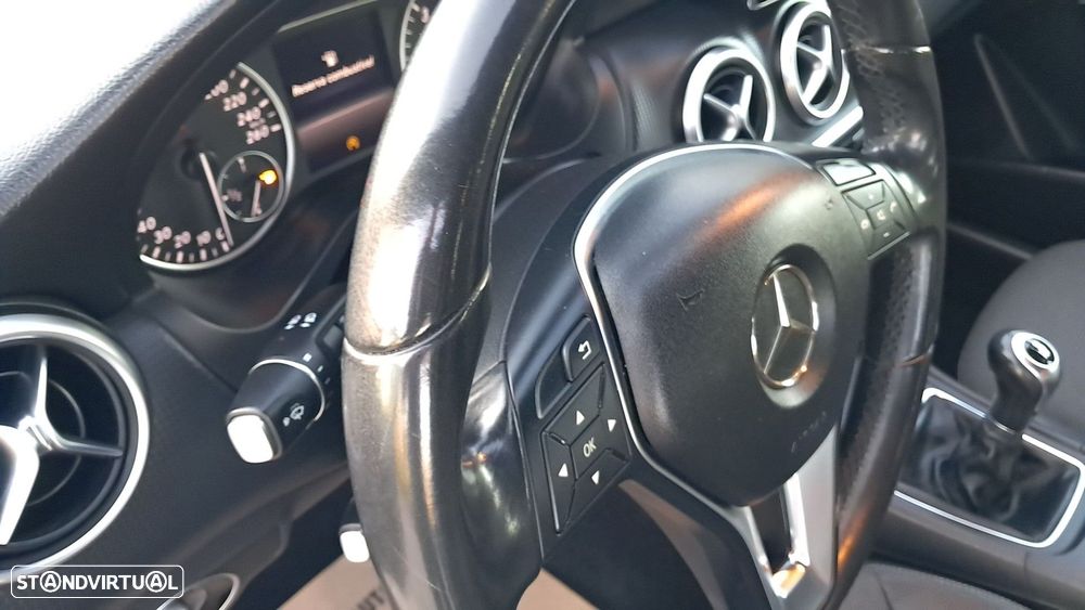 Mercedes-Benz A 180 CDI (BlueEFFICIENCY) Urban - 21