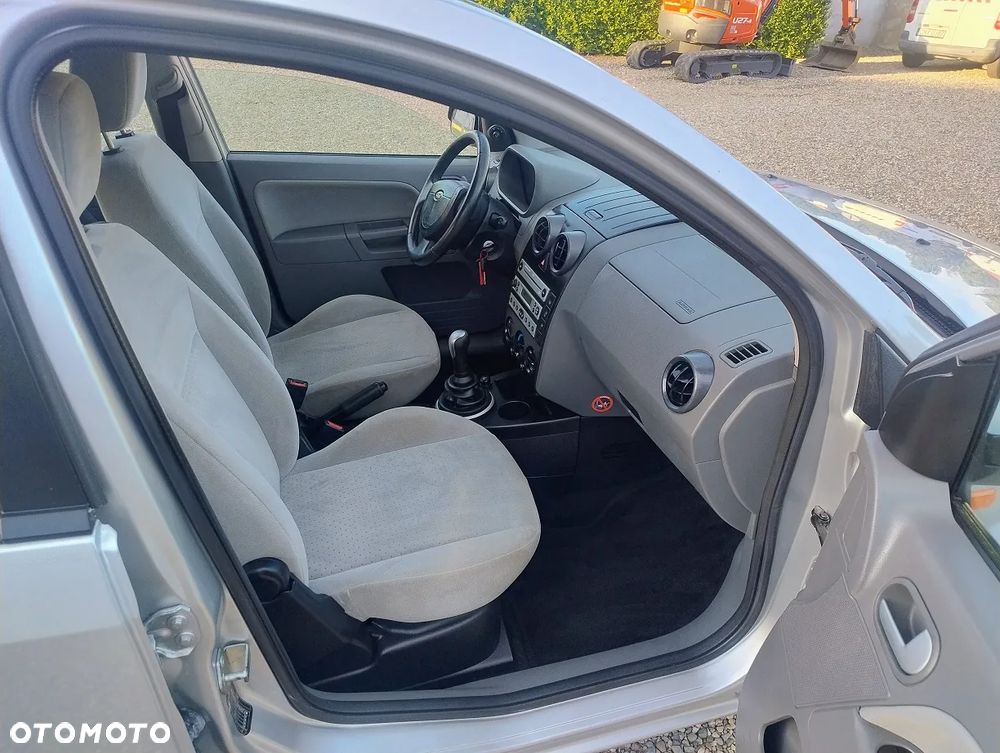 Ford Fusion 1.6 Fun - 9