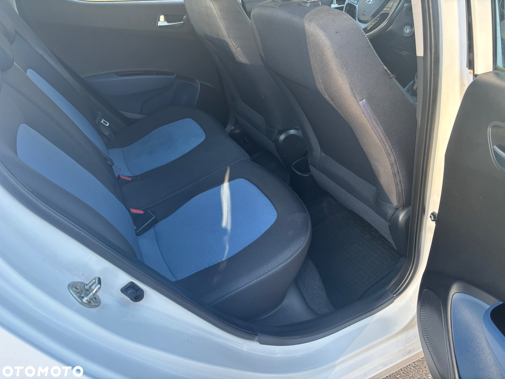 Hyundai i10 1.2 Fifa World Cup Edition - 10