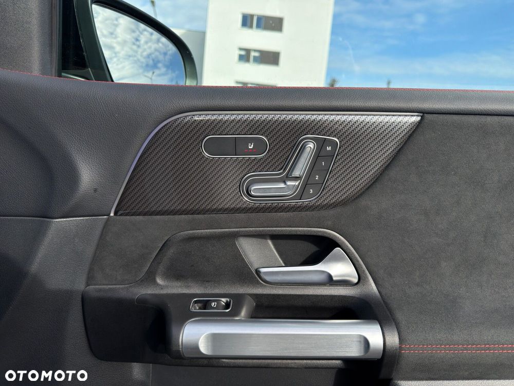Mercedes-Benz GLB 200 AMG Line 7G-DCT - 27