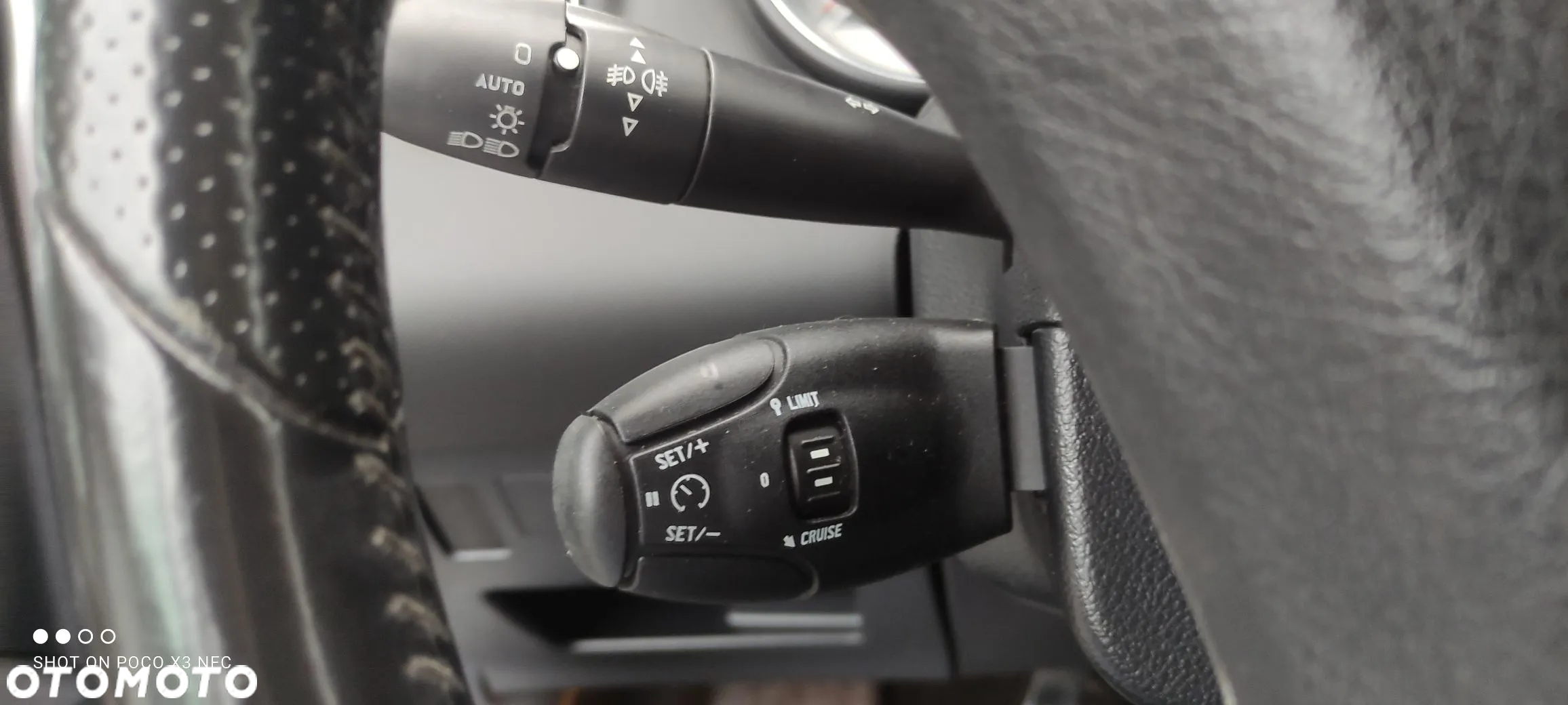 Peugeot 308 1.6 Premium Plus - 17