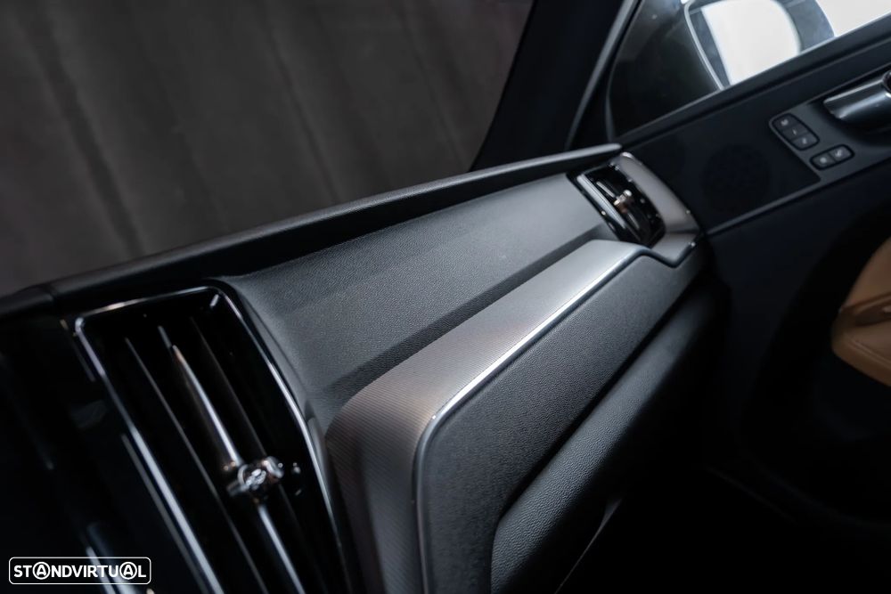 Volvo XC 40 2.0 D4 Inscription AWD - 23