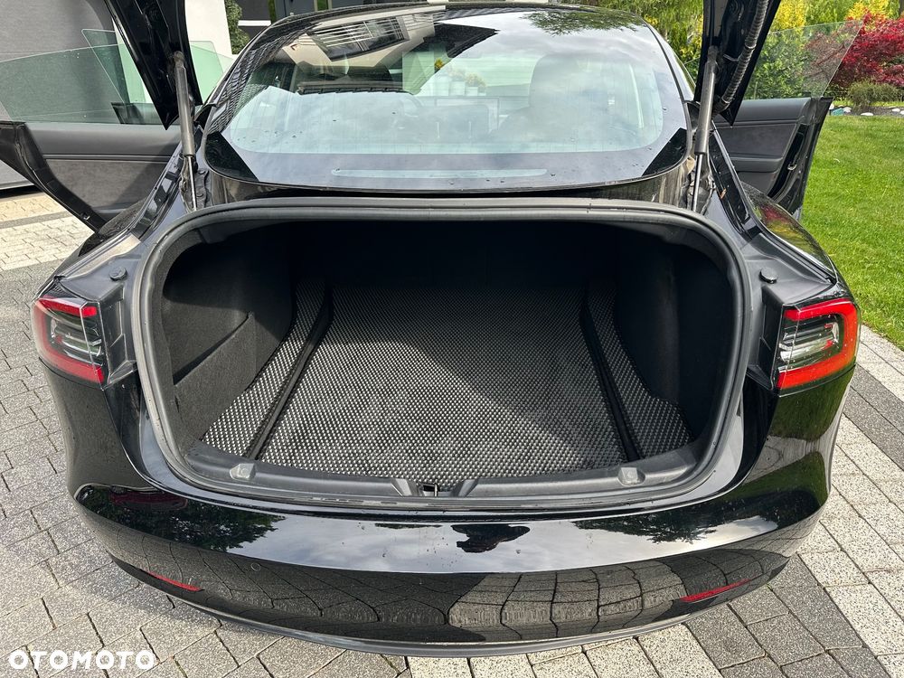 Tesla Model 3 - 11