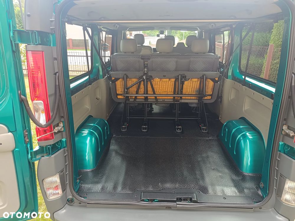 Renault Trafic Grand Passenger Black Edition - 15