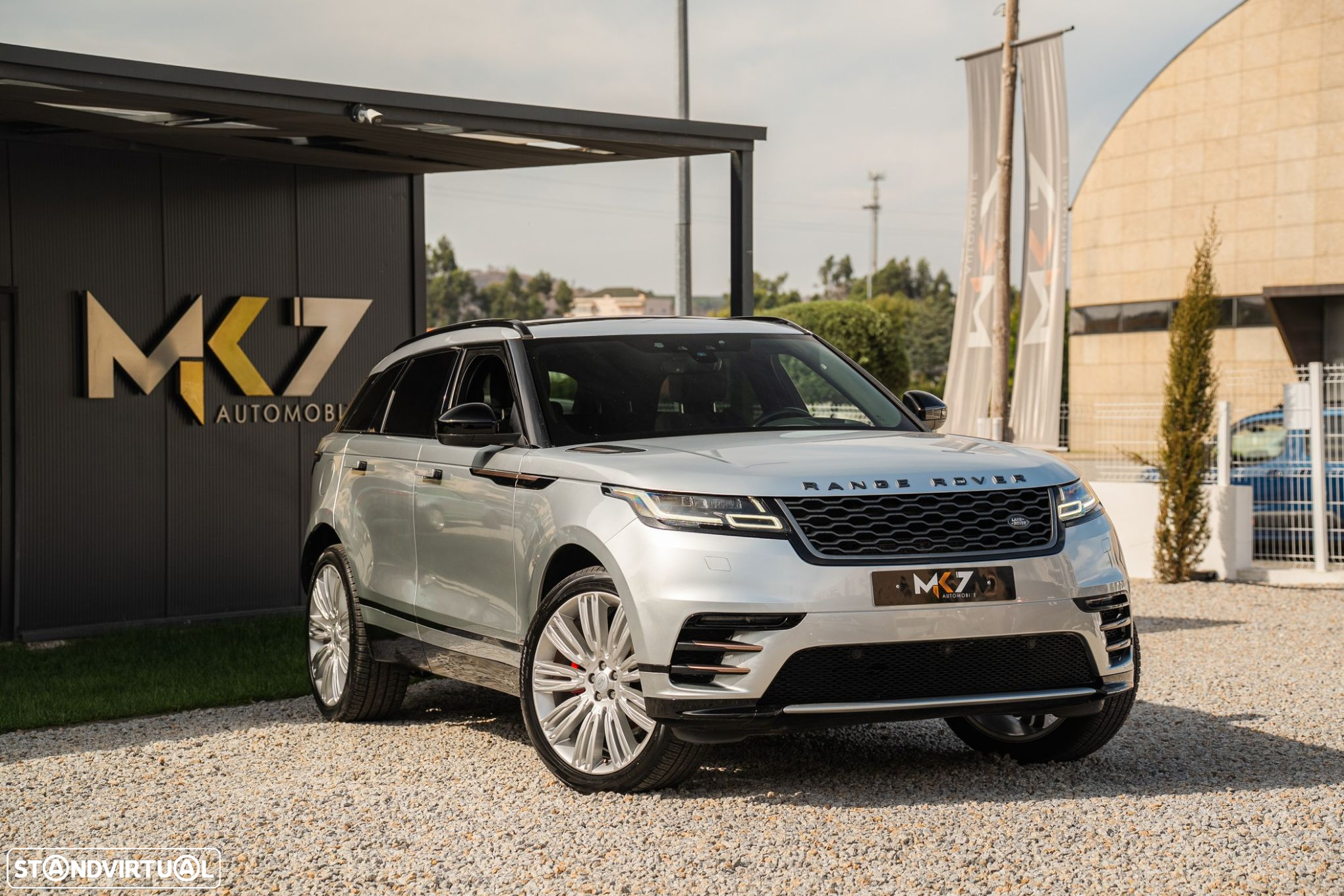 Land Rover Range Rover Velar 2.0 D R-Dynamic - 2