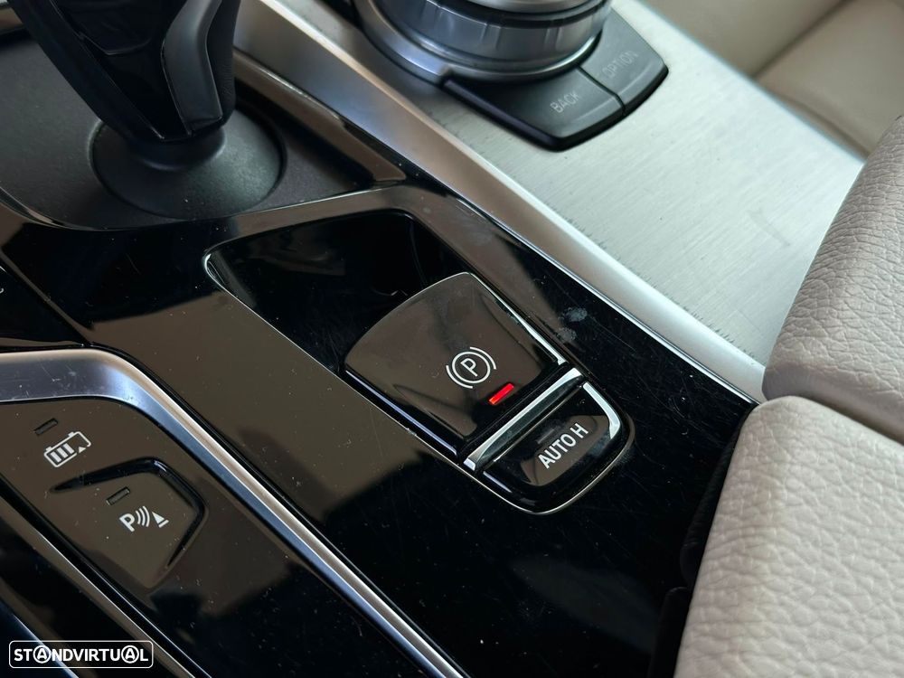 BMW 530 e iPerformance Pack M - 28
