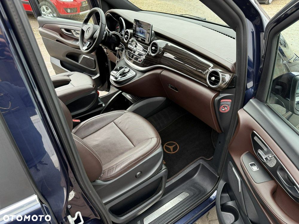 Mercedes-Benz Klasa V - 26