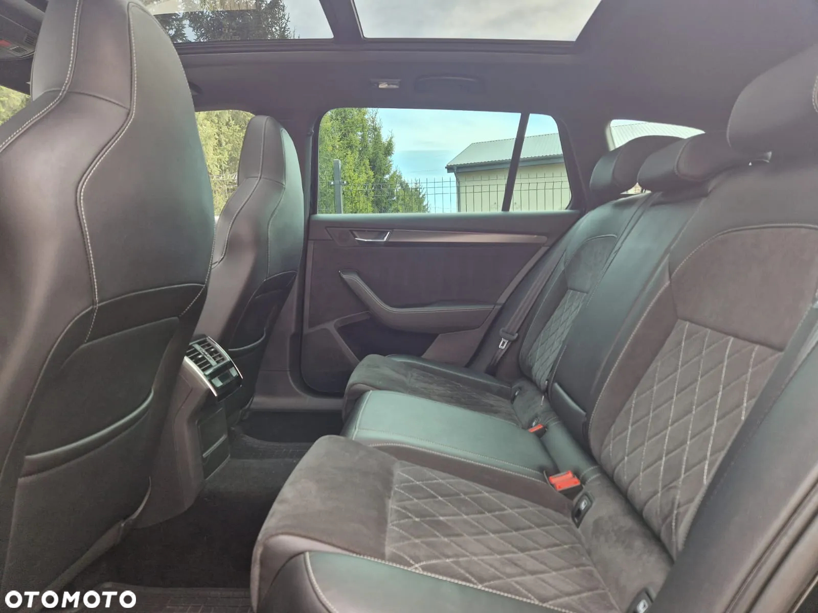 Skoda Superb 2.0 TSI Sportline DSG - 13
