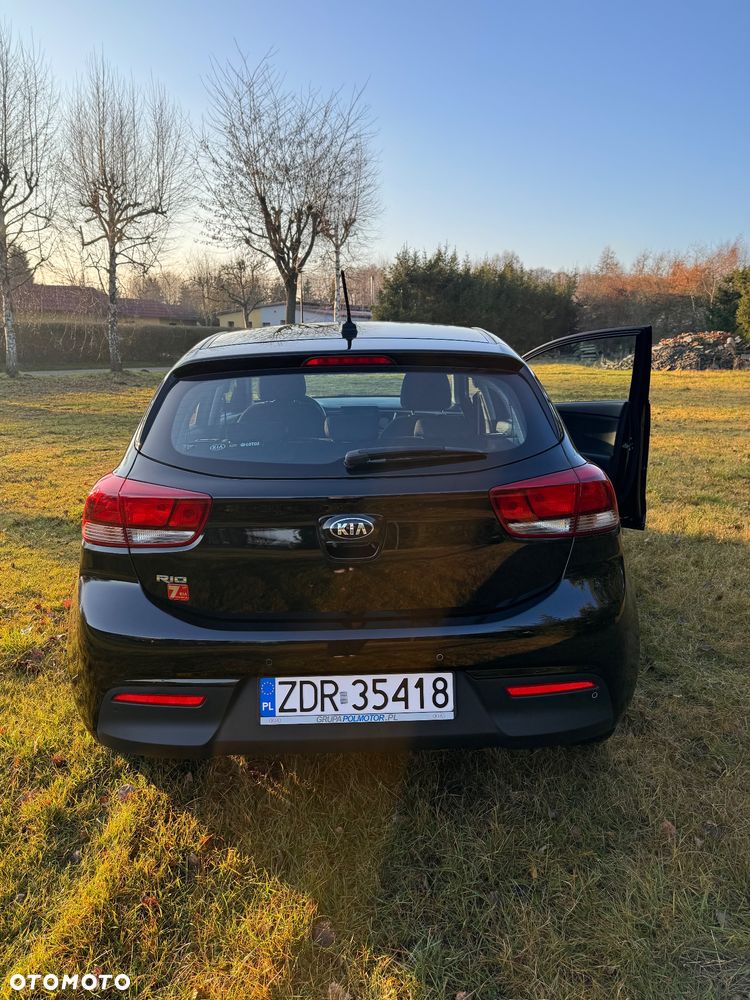 Kia Rio 1.4 L - 4