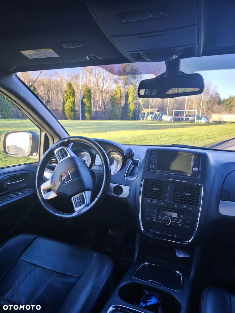 Dodge Grand Caravan 3.6 R/T - 11