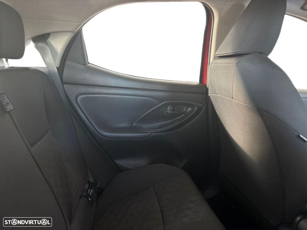 Toyota Yaris 1.5 HDF Comfort Plus - 8
